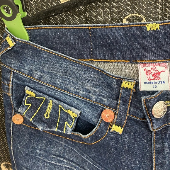 True religion jean shorts , size W30, missing back left button, - Picture 5 of 8